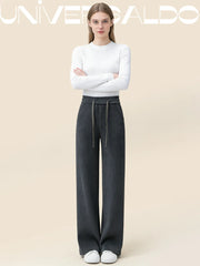 Нови ежедневни кадифени панталони с широки крачоли, много удобни за носене.