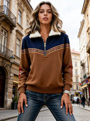 Суитшърт с Кръстов Принт, Пачуърк и Кожена Яка