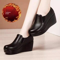 💖🔥2026 Нови дамски обувки с дебела подметка за майки на средна и по-възрастни години👟 кожени обувки с плосък ток, неплъзгащи се, удобни и ежедневни, без чорап