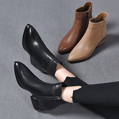 Кожени ботуши със среден ток и страничен цип