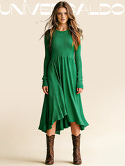 Рокля в Един Цвят с Кръгла Яка и Дълъг Ръкав