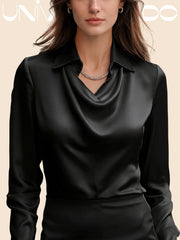 Лъскава Блуза С Дълбоко Яке И Воденеща Драперия