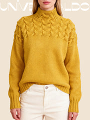 Плетен Пуловер с Висока Яка и Обемен Корабов Възел