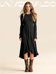 Рокля в Един Цвят с Кръгла Яка и Дълъг Ръкав