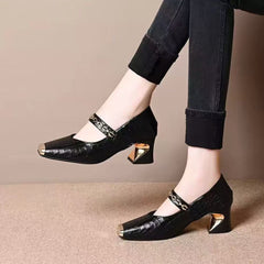 Сандали С Метална Верижка, Широк Ток И Мека Кожа Без Връзки