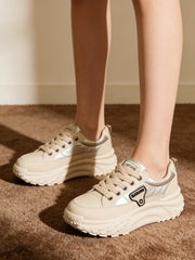 Спортни Обувки с Комбинирани Цветове, Дебела Подметка и Кожен Външен Слой