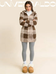 Двустранно Яке с Каре и Кашмирена Повърхност