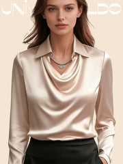 Лъскава Блуза С Дълбоко Яке И Воденеща Драперия