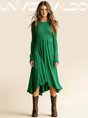 Рокля в Един Цвят с Кръгла Яка и Дълъг Ръкав