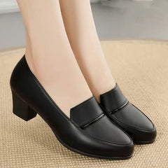 Обувки с Мека Кожа, Мека Подметка и Среден Ток