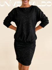 Празнична Рокля с Кръгла Яка и Лъскави Детайли