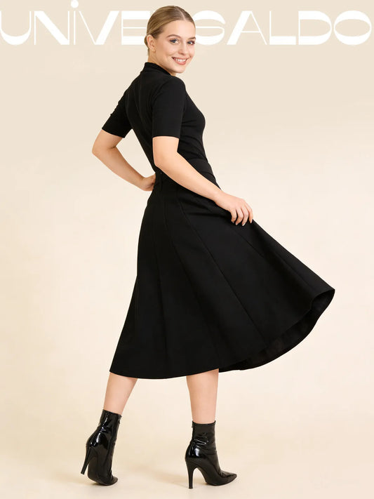 Мека Полу-Рокля с Воденещ Силует и Традиционен Узор