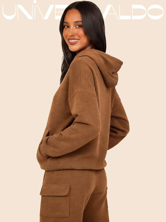 Дву-Частен Спортен Комплект с Качулка в Свободен Крой