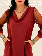 Ретро Рокля с Дълбоко Яка и Мрежести Ръкави