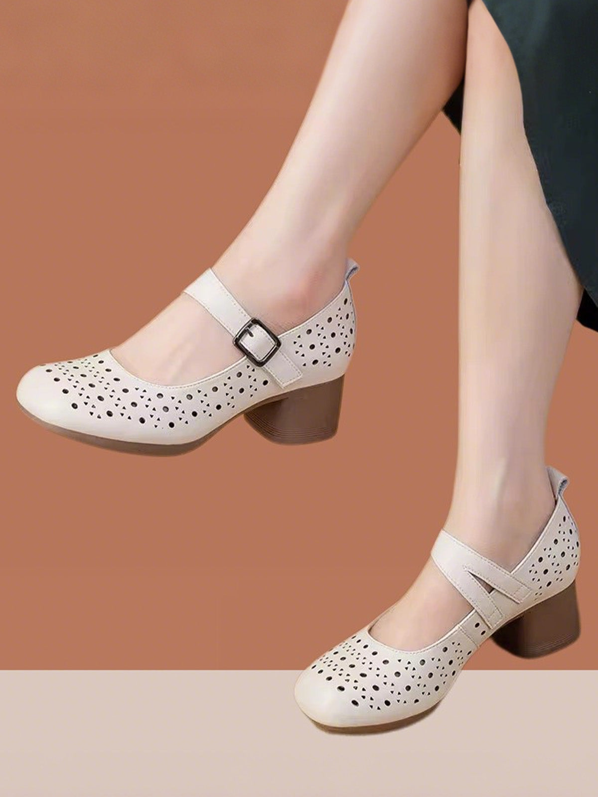 Обувки с Кръгли Носове, Вървена Връзка и Широк Ток