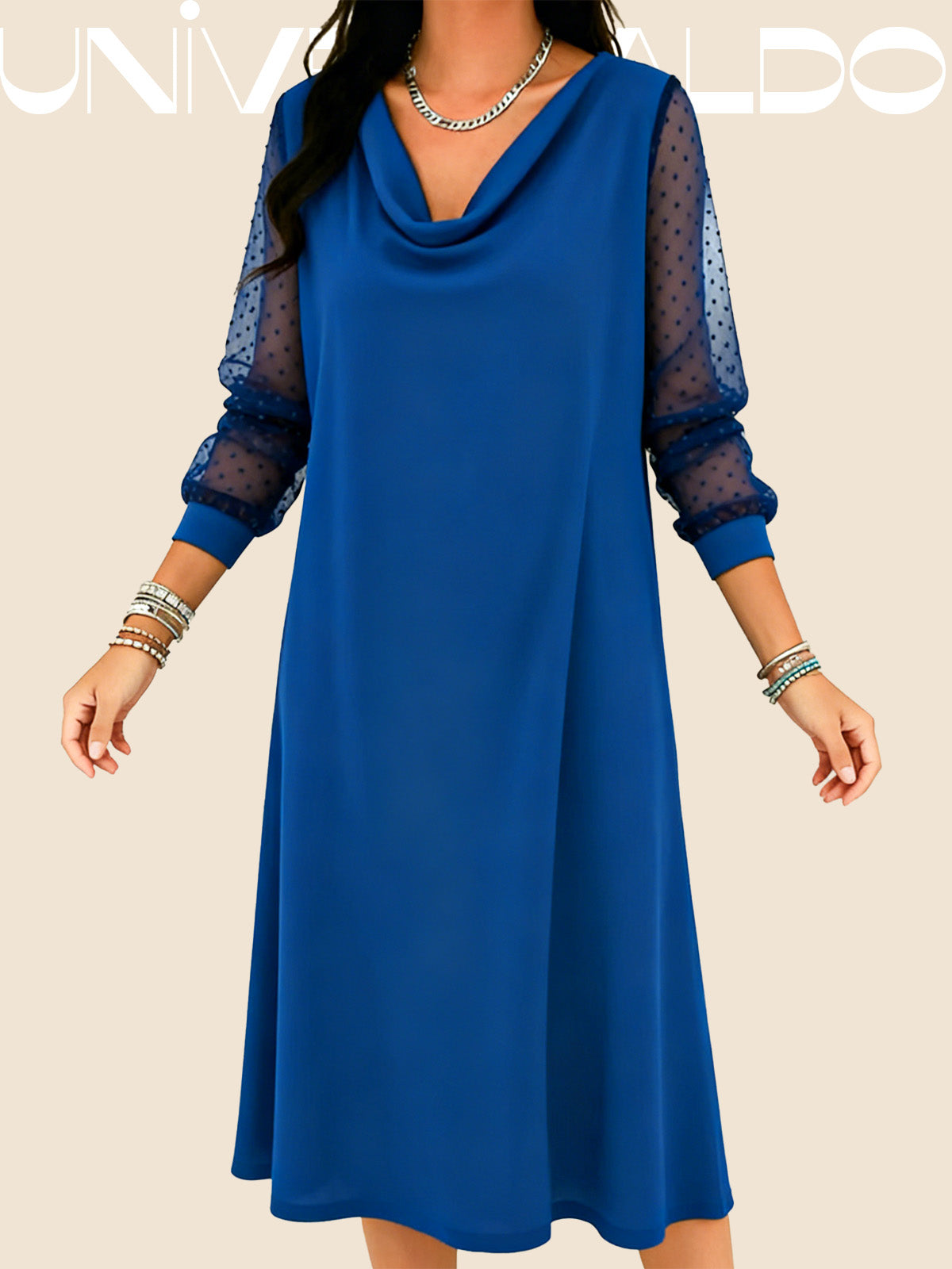 Ретро Рокля с Дълбоко Яка и Мрежести Ръкави