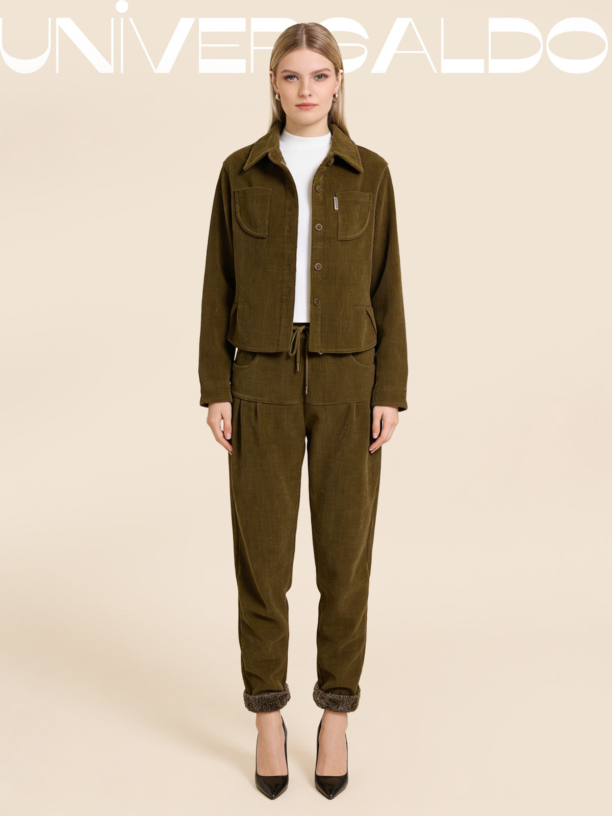 Спортен Комплект от Велур с Копчета