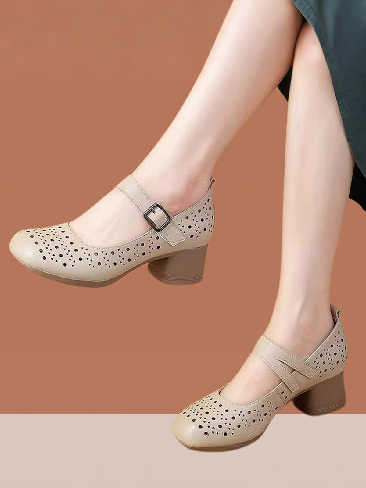 Обувки с Кръгли Носове, Вървена Връзка и Широк Ток