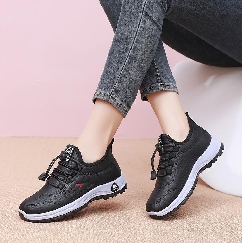 Дамски кадифени обувки – Топли и удобни