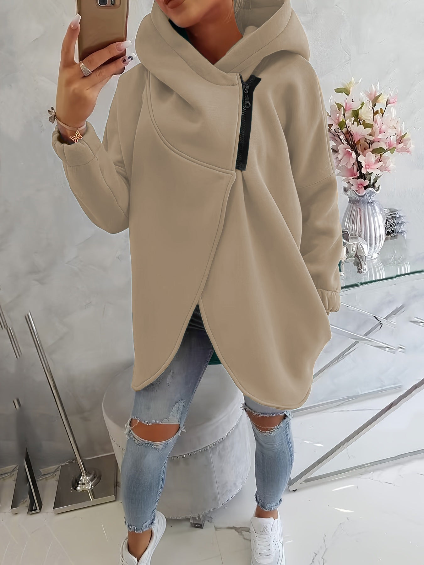 🧥 Дамска суитърна яке с дълги ръкави, качулка и предни джобове ✅